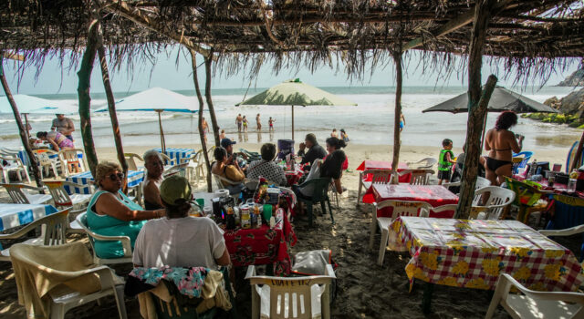 Hoteleros del sur de México trabajan para reactivar turismo tras huracanes Hoteleros del sur de México trabajan para reactivar turismo tras huracanes