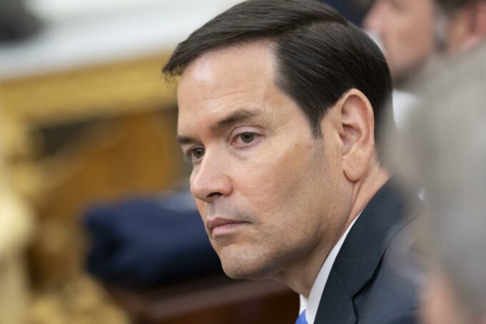 Impostor usa IA para suplantar a Marco Rubio y obtener información sensible Impostor usa IA para suplantar a Marco Rubio y obtener información sensible