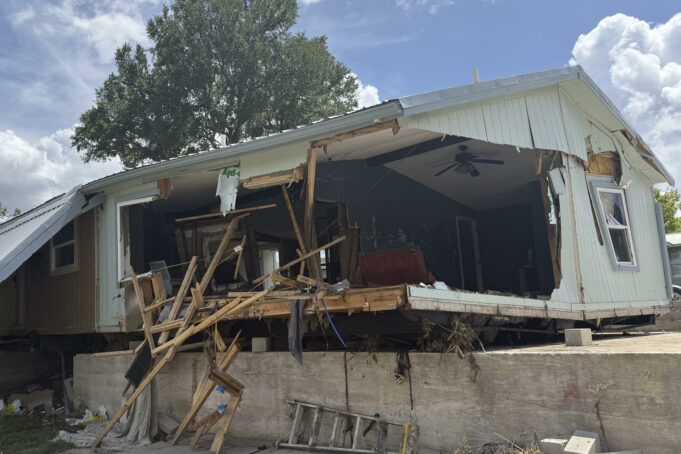 Inundaciones en Texas dejan 133 muertos y más de cien desaparecidos Inundaciones en Texas dejan 133 muertos y más de cien desaparecidos