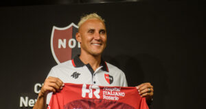 Keylor Navas deja Newell’s y jugará en Pumas UNAM de México Keylor Navas deja Newell's y jugará en Pumas UNAM de México