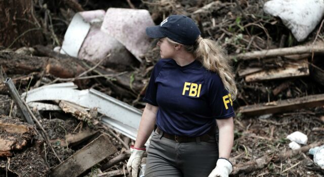 Más de 100 muertos en Texas por inundaciones; comunidad busca desaparecidos Más de 100 muertos en Texas por inundaciones; comunidad busca desaparecidos