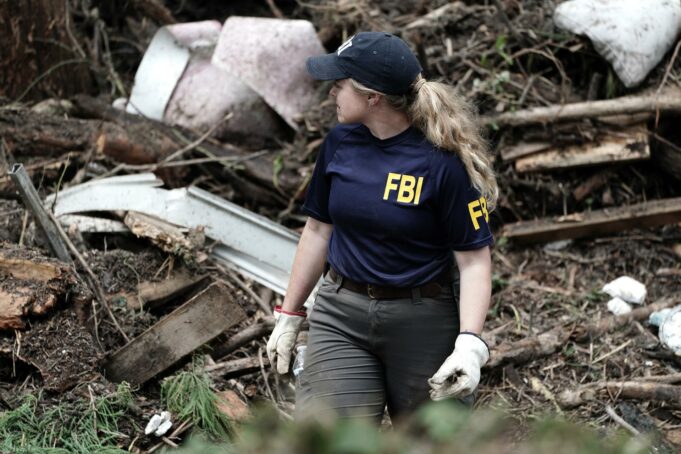 Más de 100 muertos en Texas por inundaciones; comunidad busca desaparecidos Más de 100 muertos en Texas por inundaciones; comunidad busca desaparecidos