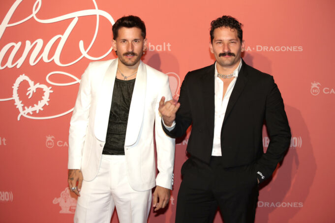 Mau y Ricky presentan balada de su EP y Eslabón Armado nuevo tema Mau y Ricky presentan balada de su EP y Eslabón Armado nuevo tema