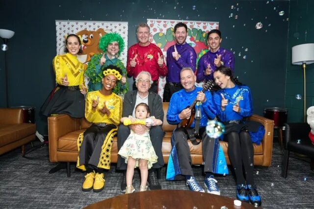 Robert De Niro presenta a su hijo al movimiento infantil de papás