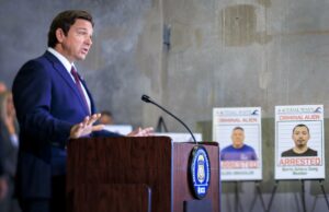 Supremo de EE.UU. bloquea ley de Florida que criminaliza a inmigrantes indocumentados Supremo de EE.UU. bloquea ley de Florida que criminaliza a inmigrantes indocumentados