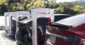 Tesla enfrenta bajas ventas, conflictos Musk-Trump y fin de incentivos gubernamentales clave Tesla enfrenta bajas ventas, conflictos Musk-Trump y fin de incentivos gubernamentales clave