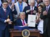 Trump firma recorte fiscal y presupuestario y lo califica como su mayor logro Trump firma recorte fiscal y presupuestario y lo califica como su mayor logro
