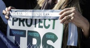 Trump impulsa fin del TPS, causando miedo e incertidumbre sobre el próximo país afectado Trump impulsa fin del TPS, causando miedo e incertidumbre sobre el próximo país afectado