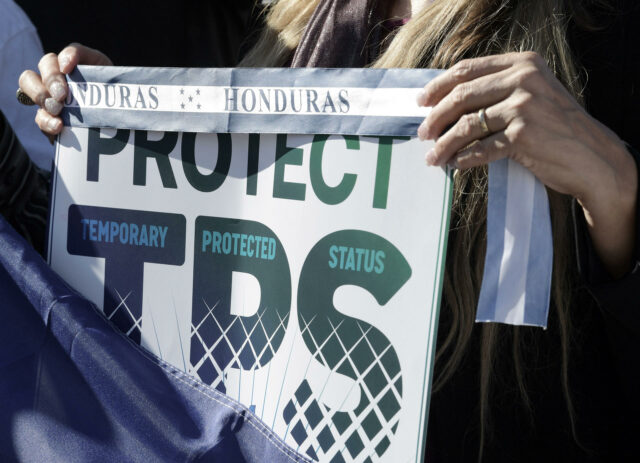Trump impulsa fin del TPS, causando miedo e incertidumbre sobre el próximo país afectado
