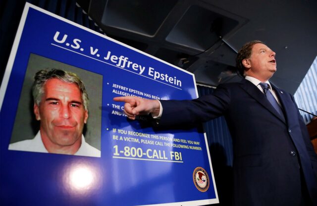 Trump pide publicar información "creíble" relacionada con el caso Epstein