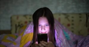 Las sorprendentes formas en que la luz nocturna daña tu cerebro y cuerpo Las sorprendentes formas en que la luz nocturna daña tu cerebro y cuerpo