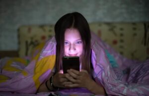 Las sorprendentes formas en que la luz nocturna daña tu cerebro y cuerpo Las sorprendentes formas en que la luz nocturna daña tu cerebro y cuerpo