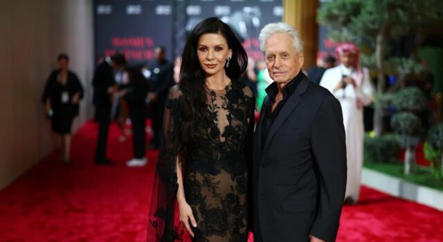 Catherine Zeta-Jones defiende poseer 4 casas con Michael Douglas Catherine Zeta-Jones defiende poseer 4 casas con Michael Douglas