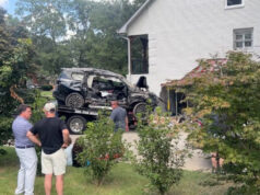 Conductor herido cuando un vehículo choca contra una casa en Brook Highland Conductor herido cuando un vehículo choca contra una casa en Brook Highland