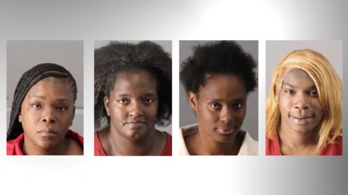 Cuatro detenidos tras presuntamente incitar una pelea entre niños en Birmingham Cuatro detenidos tras presuntamente incitar una pelea entre niños en Birmingham