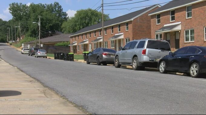 Doble tiroteo deja un herido y un estudiante de B.B. Comer muerto Doble tiroteo deja un herido y un estudiante de B.B. Comer muerto