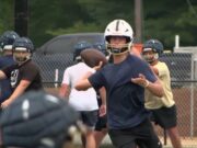 Equipos de fútbol de preparatoria de Alabama luchan contra el calor en prácticas Equipos de fútbol de preparatoria de Alabama luchan contra el calor en prácticas
