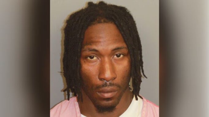 Hombre arrestado por múltiples cargos de drogas tras una investigación Hombre arrestado por múltiples cargos de drogas tras una investigación