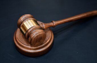 Hombre condenado a cadena perpetua por apuñalamiento mortal en el sur de Alabama en 2021 Hombre condenado a cadena perpetua por apuñalamiento mortal en el sur de Alabama en 2021