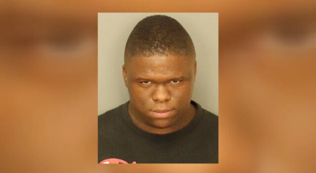 Hombre de Jefferson enfrenta un cargo por delito grave por llamadas falsas al 911 Hombre de Jefferson enfrenta un cargo por delito grave por llamadas falsas al 911