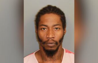 La policía arresta a un hombre de Birmingham tras un incidente de violencia doméstica La policía arresta a un hombre de Birmingham tras un incidente de violencia doméstica