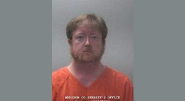 La policía de Huntsville arresta a un hombre por compartir material de abuso sexual infantil La policía de Huntsville arresta a un hombre por compartir material de abuso sexual infantil
