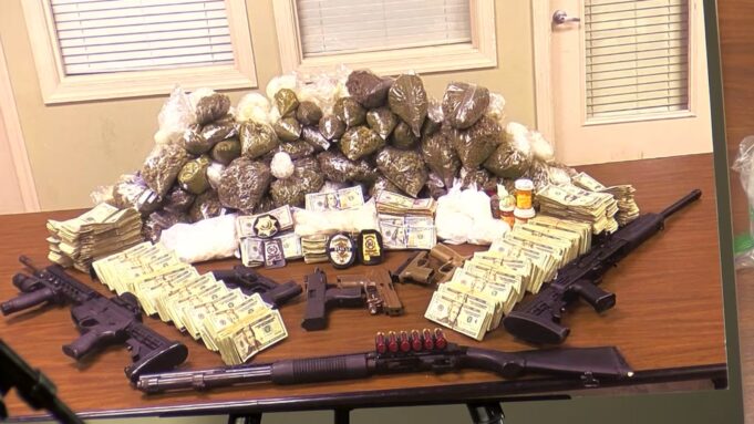 La policía y líderes de Huntsville detallan el desmantelamiento de red de narcotráfico La policía y líderes de Huntsville detallan el desmantelamiento de red de narcotráfico