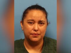 Mujer de Montevallo acusada de herir a niños con afilador de cuchillos de metal y palo de piñata Mujer de Montevallo acusada de herir a niños con afilador de cuchillos de metal y palo de piñata