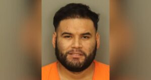 Sospechoso de asesinato, capturado en México, vuelve a Alabama para enfrentar cargos Sospechoso de asesinato, capturado en México, vuelve a Alabama para enfrentar cargos