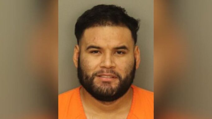 Sospechoso de asesinato, capturado en México, vuelve a Alabama para enfrentar cargos Sospechoso de asesinato, capturado en México, vuelve a Alabama para enfrentar cargos