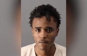 Sospechoso enfrenta cargos de asesinato por la muerte de un estudiante de 16 años Sospechoso enfrenta cargos de asesinato por la muerte de un estudiante de 16 años