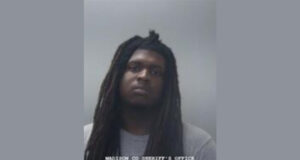 Una discusión entre dos clientes termina con un coche baleado y un hombre arrestado en Huntsville Una discusión entre dos clientes termina con un coche baleado y un hombre arrestado en Huntsville