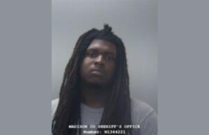 Una discusión entre dos clientes termina con un coche baleado y un hombre arrestado en Huntsville Una discusión entre dos clientes termina con un coche baleado y un hombre arrestado en Huntsville