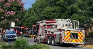 Una persona recibe tratamiento por inhalación de humo tras incendio en Birmingham Una persona recibe tratamiento por inhalación de humo tras incendio en Birmingham