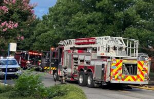 Una persona recibe tratamiento por inhalación de humo tras incendio en Birmingham Una persona recibe tratamiento por inhalación de humo tras incendio en Birmingham