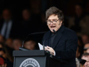 Argentina comenzó el proceso para privatizar su principal empresa de distribución de agua Argentina comenzó el proceso para privatizar su principal empresa de distribución de agua