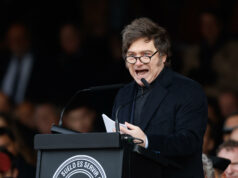 Argentina comenzó el proceso para privatizar su principal empresa de distribución de agua Argentina comenzó el proceso para privatizar su principal empresa de distribución de agua