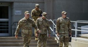 Autoridades coordinan el despliegue de la Guardia Nacional en Washington Autoridades coordinan el despliegue de la Guardia Nacional en Washington