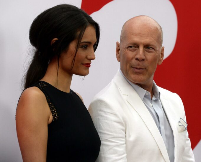 Bruce Willis se mantiene activo y con buena salud pese a su demencia Bruce Willis se mantiene activo y con buena salud pese a su demencia
