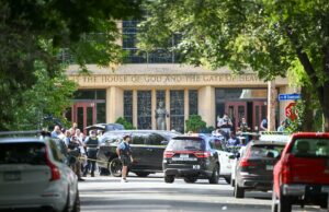 Dos niños murieron y 17 personas resultaron heridas, en tiroteo escolar en Minneapolis Dos niños murieron y 17 personas resultaron heridas, en tiroteo escolar en Minneapolis