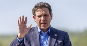 Florida sigue arrestando inmigrantes a pesar de la orden del Tribunal Supremo Florida sigue arrestando inmigrantes a pesar de la orden del Tribunal Supremo