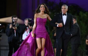 George Clooney asistió por fin a la alfombra roja de Venecia George Clooney asistió por fin a la alfombra roja de Venecia