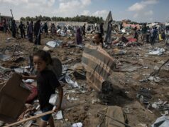 Israel atacó campo de desplazados en Gaza: “Estaríamos hechos pedazos si nos quedamos” Israel atacó campo de desplazados en Gaza: "Estaríamos hechos pedazos si nos quedamos"