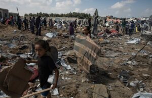 Israel atacó campo de desplazados en Gaza: “Estaríamos hechos pedazos si nos quedamos” Israel atacó campo de desplazados en Gaza: "Estaríamos hechos pedazos si nos quedamos"