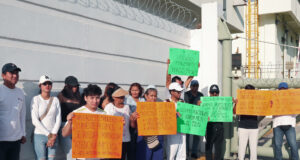 Jubilados de Pemex cierran planta, provocando desabasto de gasolina en Chiapas Jubilados de Pemex cierran planta, provocando desabasto de gasolina en Chiapas