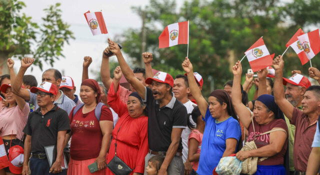 Juez de Perú da prisión suspendida a colombianos en isla reclamada por Petro Juez de Perú da prisión suspendida a colombianos en isla reclamada por Petro