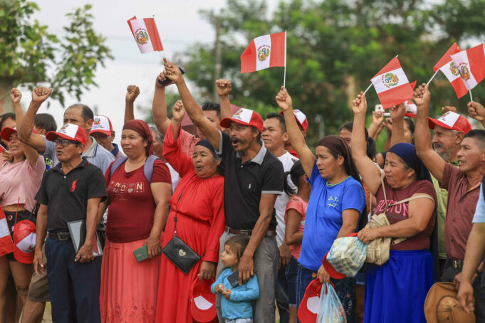 Juez de Perú da prisión suspendida a colombianos en isla reclamada por Petro Juez de Perú da prisión suspendida a colombianos en isla reclamada por Petro