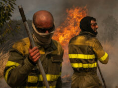 La peor ola de incendios del siglo en España deja devastación y “un infierno” La peor ola de incendios del siglo en España deja devastación y "un infierno"