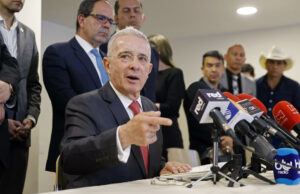 La Procuraduría de Colombia pide revocar la condena contra el expresidente Uribe La Procuraduría de Colombia pide revocar la condena contra el expresidente Uribe