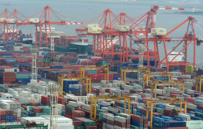 Las exportaciones japonesas a EE.UU. caen 10%, ampliando su déficit comercial Las exportaciones japonesas a EE.UU. caen 10%, ampliando su déficit comercial